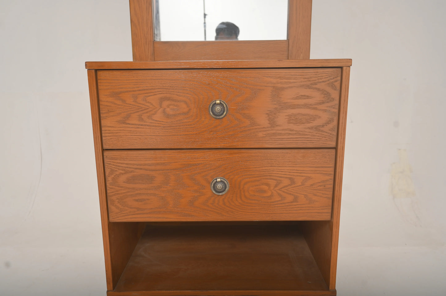 Elegant Dressing Mirror – Laminated Full-Length Design for Modern Spaces | P083