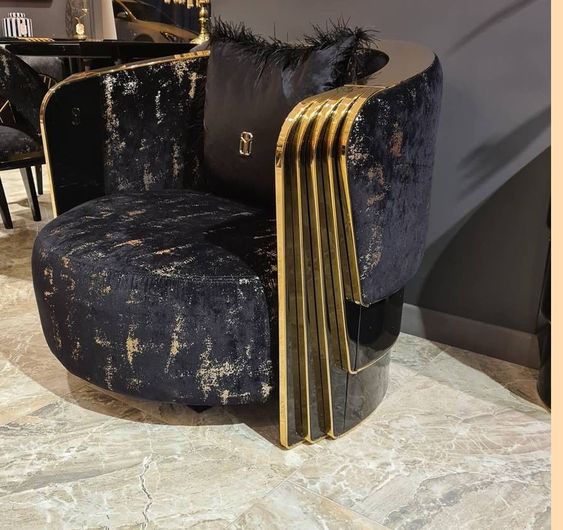 The Royal Touch – 7-Seater Sofa | P143